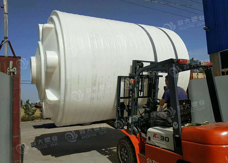 30吨塑料化工防腐储罐