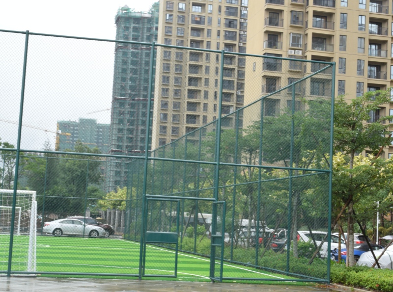 施工后塑胶跑道气味刺鼻怎么办？三大除味方法对比